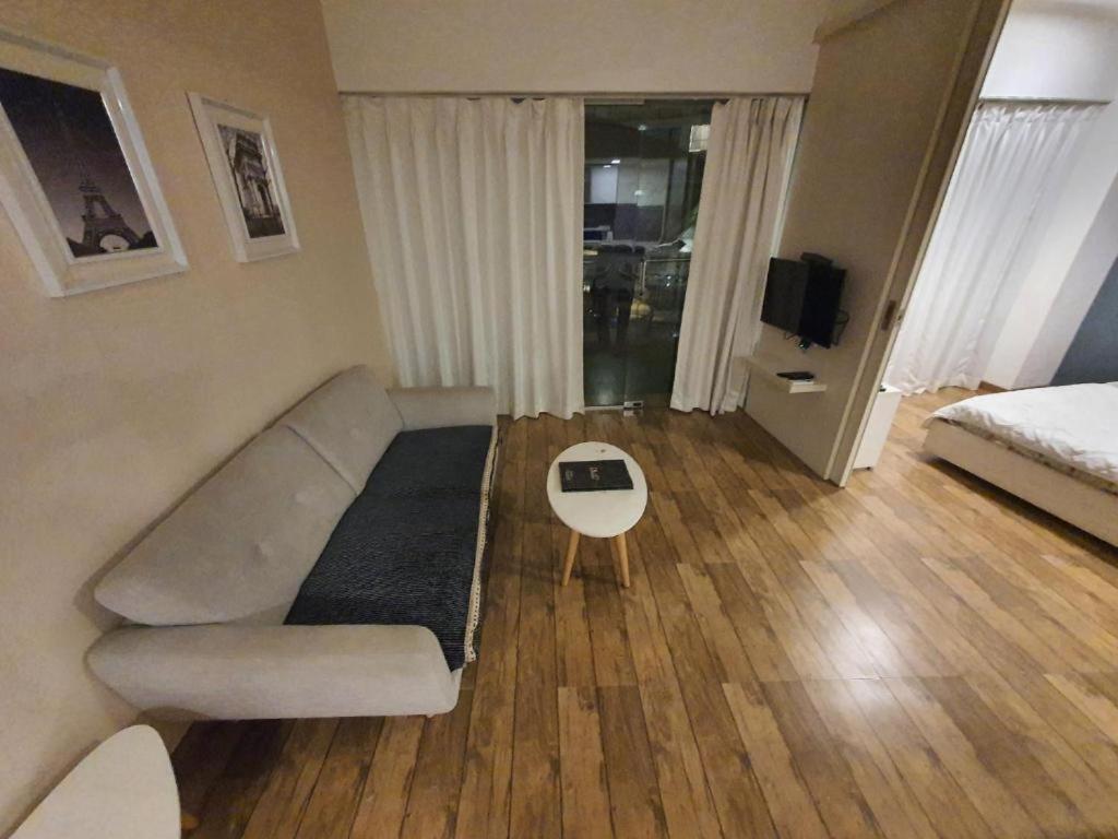 Homestays At Rajhans Belliza Near Airport Surat Exterior photo