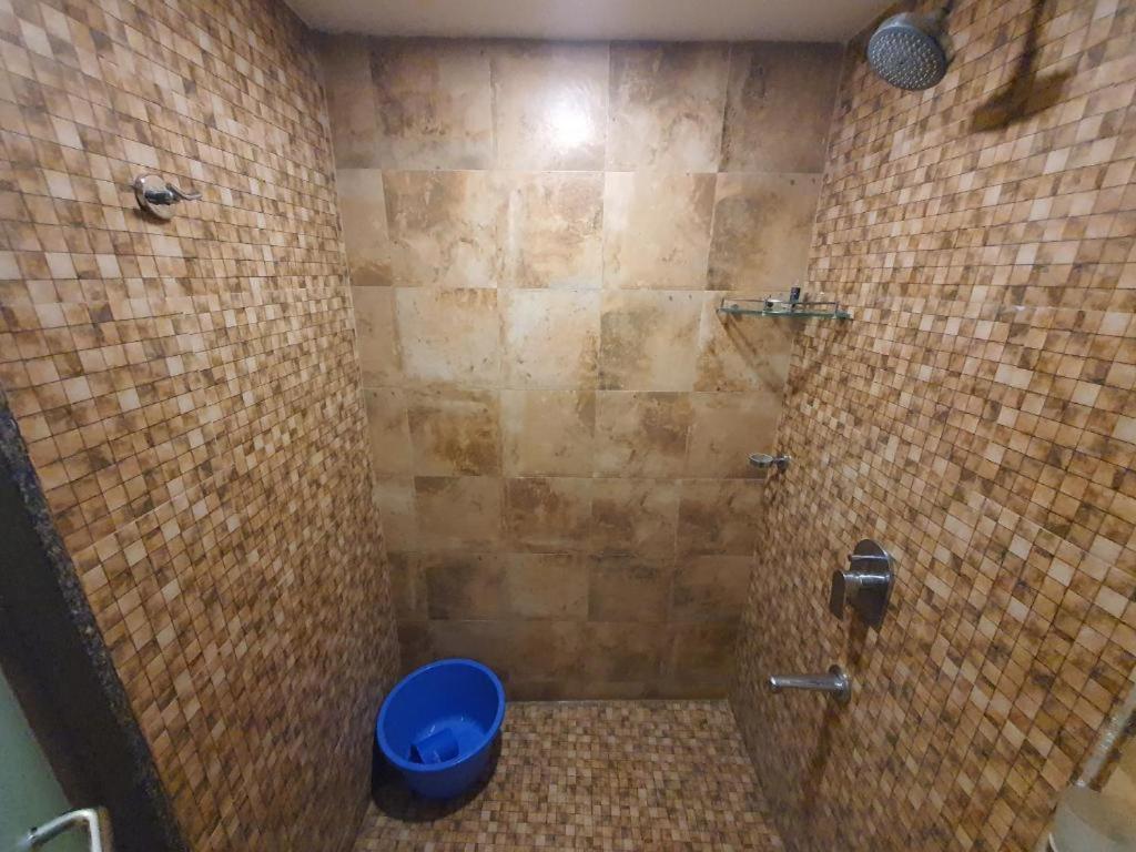 Homestays At Rajhans Belliza Near Airport Surat Exterior photo