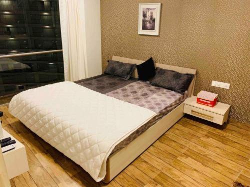Homestays At Rajhans Belliza Near Airport Surat Exterior photo